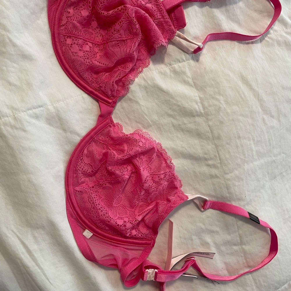 Victoria’s Secret bralette new with tags!